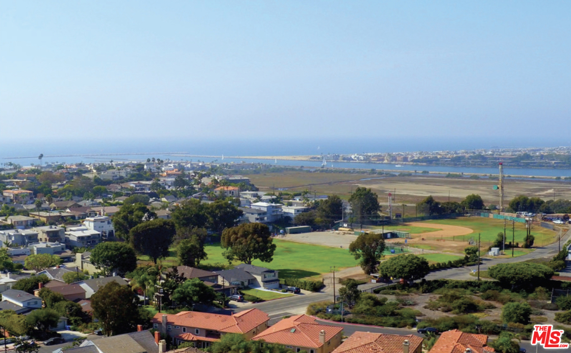 7974 West 79th Street Playa del Rey, CA 90293 - Photo 25 of 35 Gallery Image 25