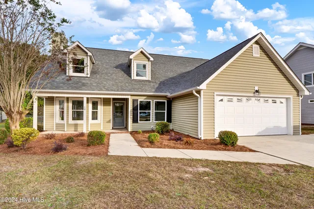 $475,000 | 10 Bay Drive, Sneads Ferry, NC 28460