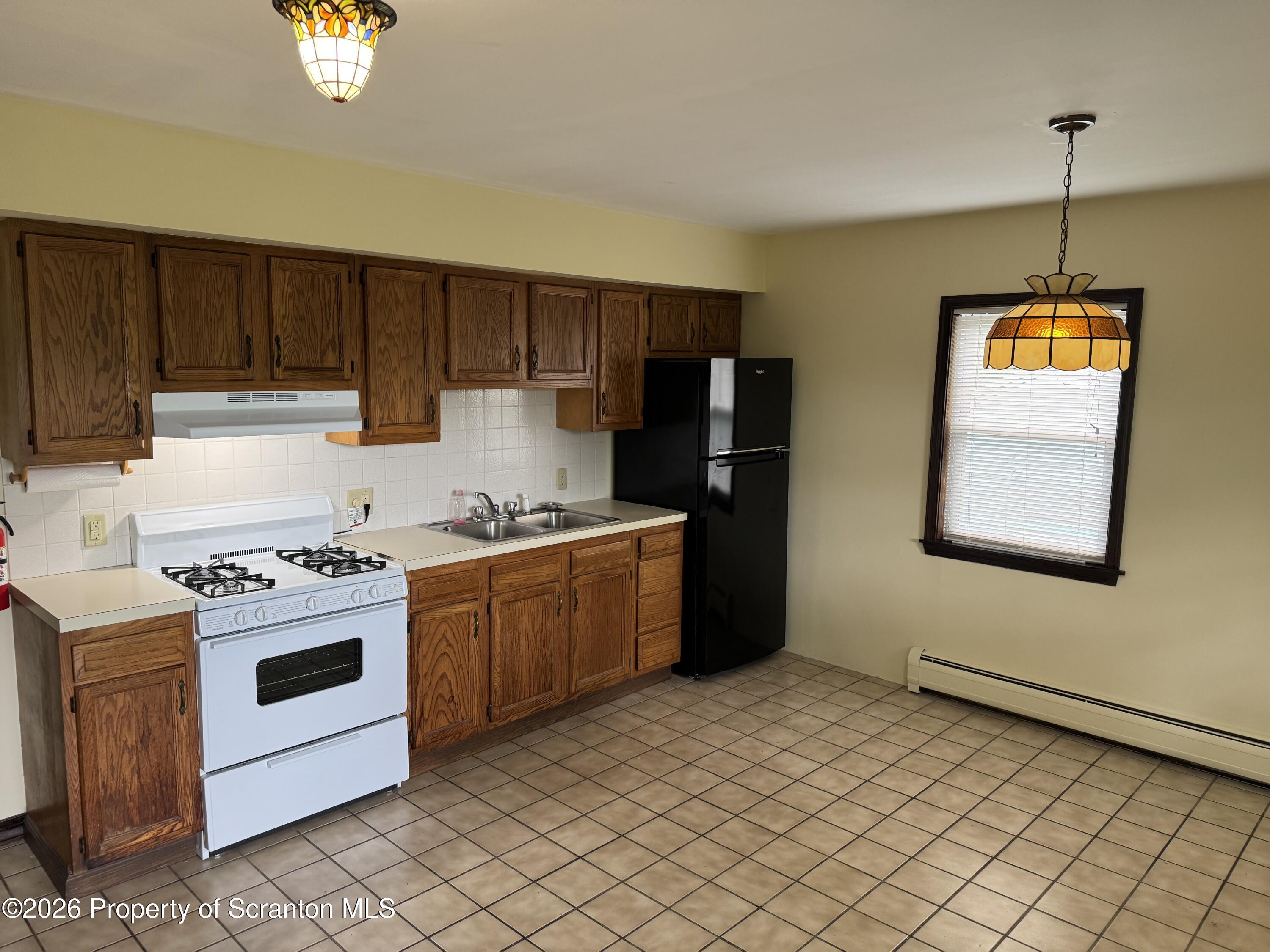 23 East Mountain Road, Unit A Scranton, PA 18505 - Photo 5 of 18 IMG_7569