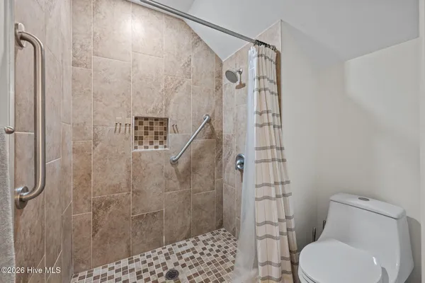 $850,000 | 301 Wexford Place, Trent Woods, NC 28562