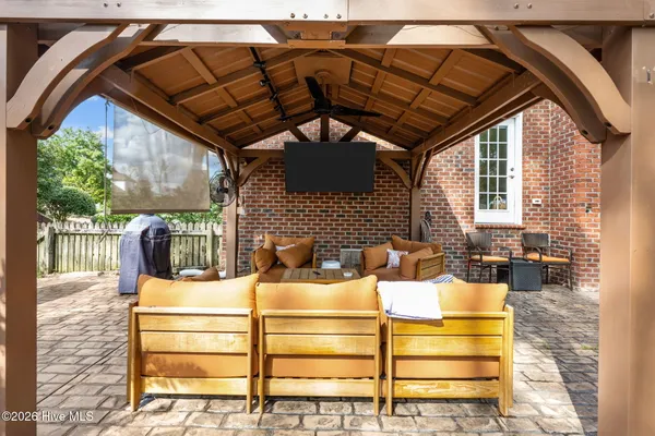 $850,000 | 301 Wexford Place, Trent Woods, NC 28562