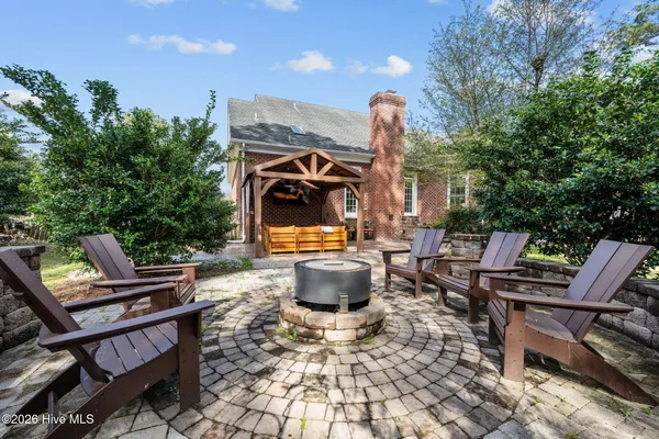 $850,000 | 301 Wexford Place, Trent Woods, NC 28562