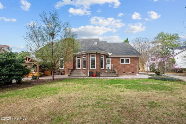 $850,000 | 301 Wexford Place, Trent Woods, NC 28562