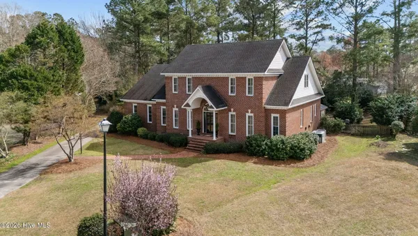 $850,000 | 301 Wexford Place, Trent Woods, NC 28562