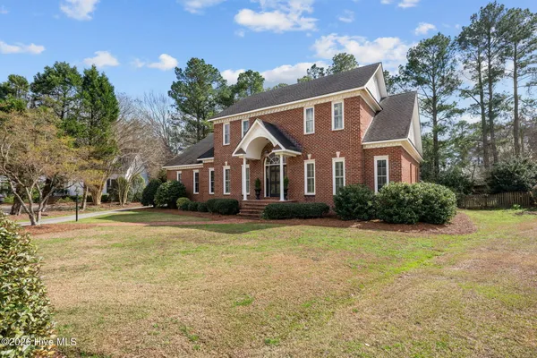 $850,000 | 301 Wexford Place, Trent Woods, NC 28562