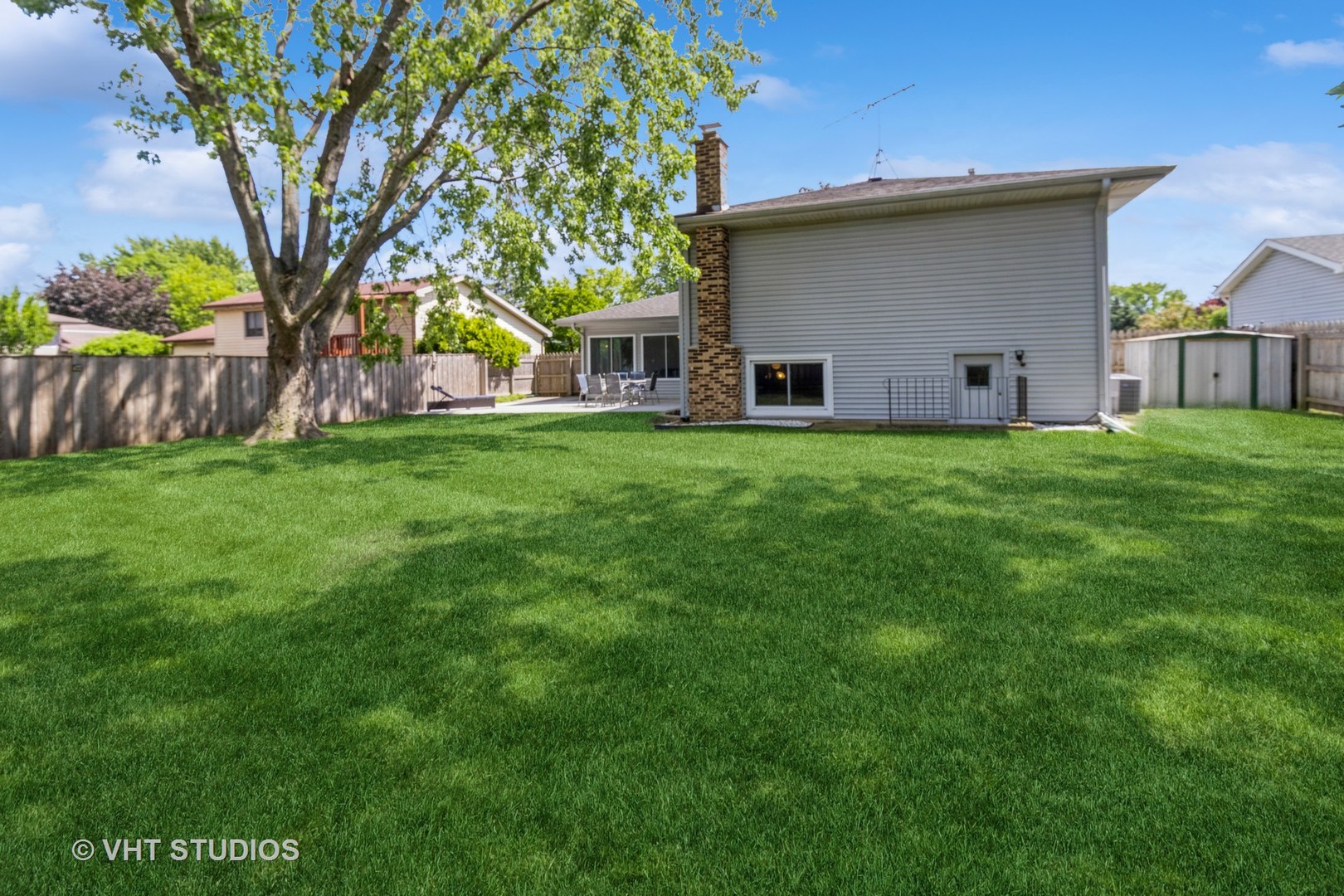 1942 Trail Ridge Street Arlington Heights, IL 60004 - Photo 2 of 29 a house view with a garden space