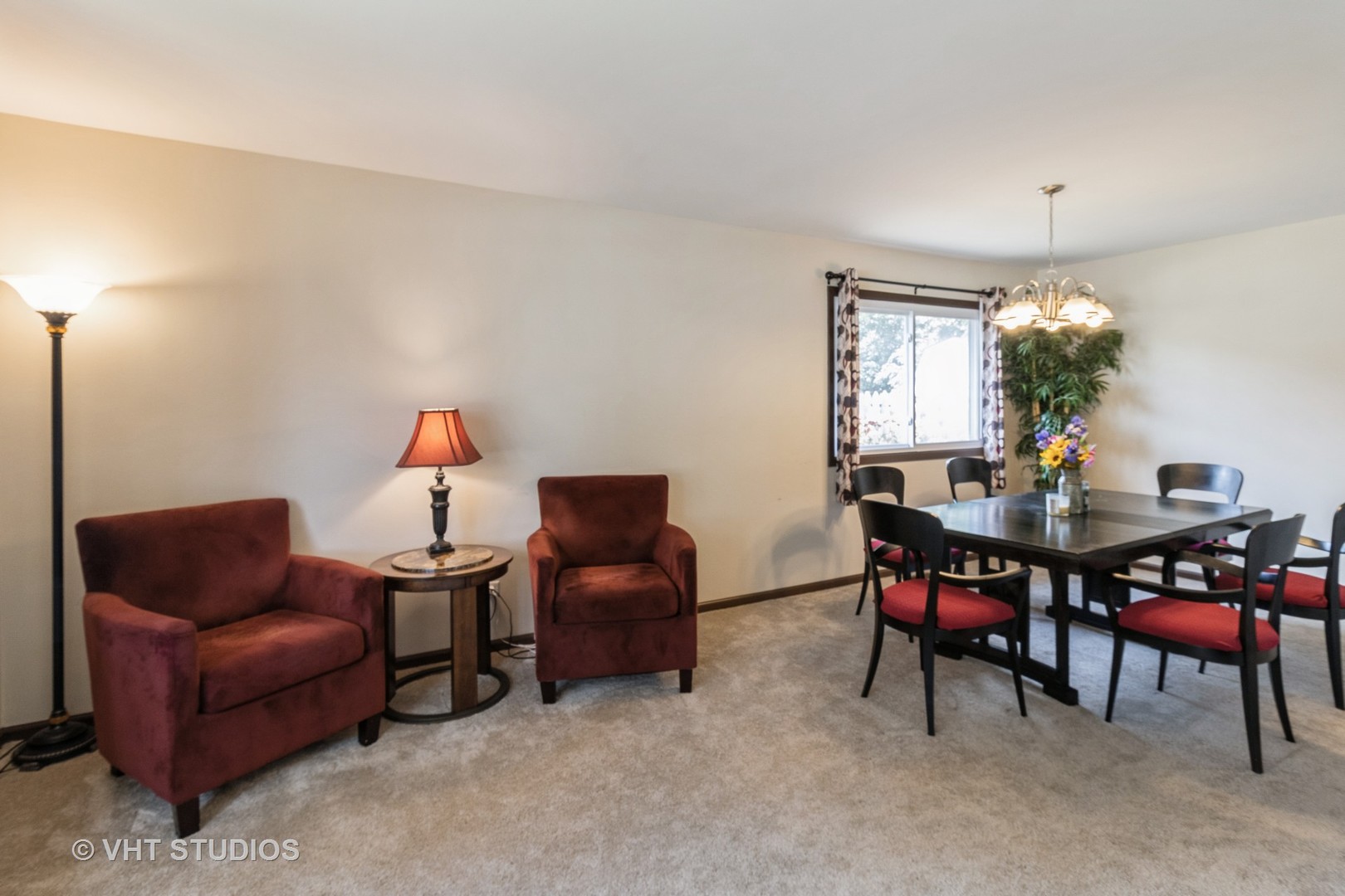 1942 Trail Ridge Street Arlington Heights, IL 60004 - Photo 4 of 29 a view of a dining room with furniture