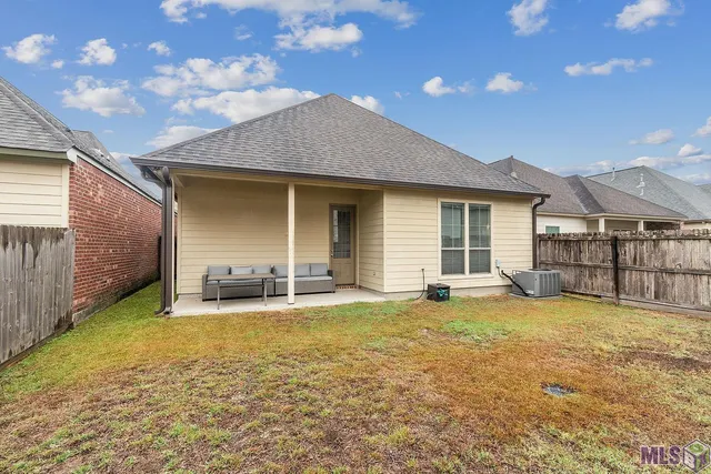 $2,500 | 7916 Seville Court, Baton Rouge, LA 70820