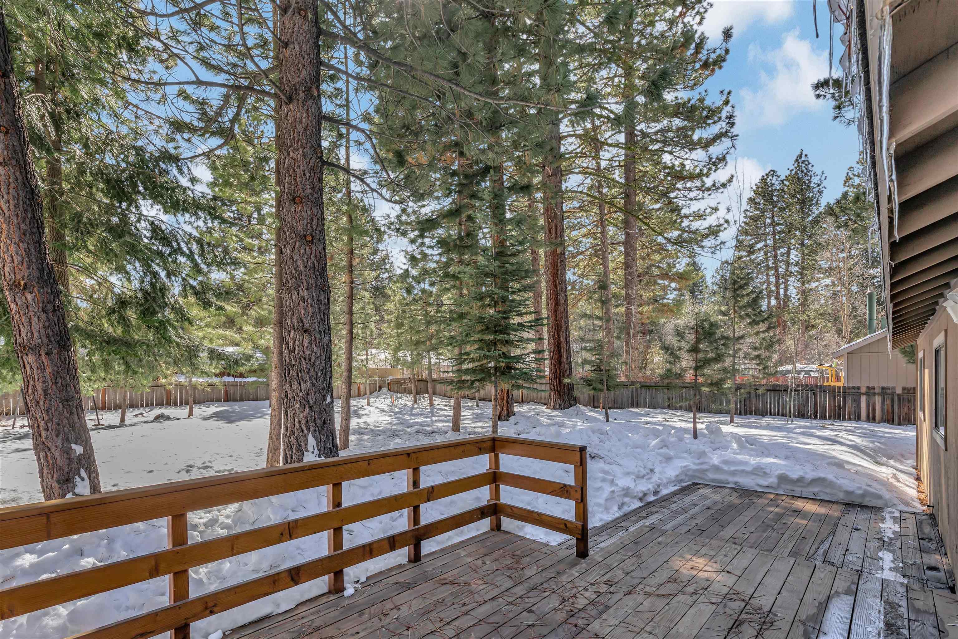 10849 Torrey Pine Road Truckee, CA 96161 - Photo 18 of 21 Gallery Image 18