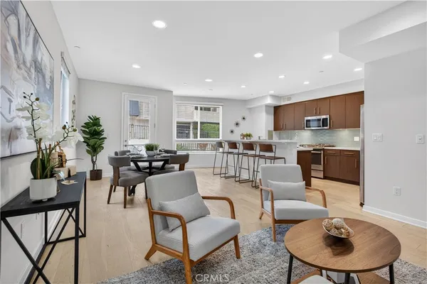 $860,000 | 11912 Laurelwood Drive, Unit 101, Studio City, CA 91604
