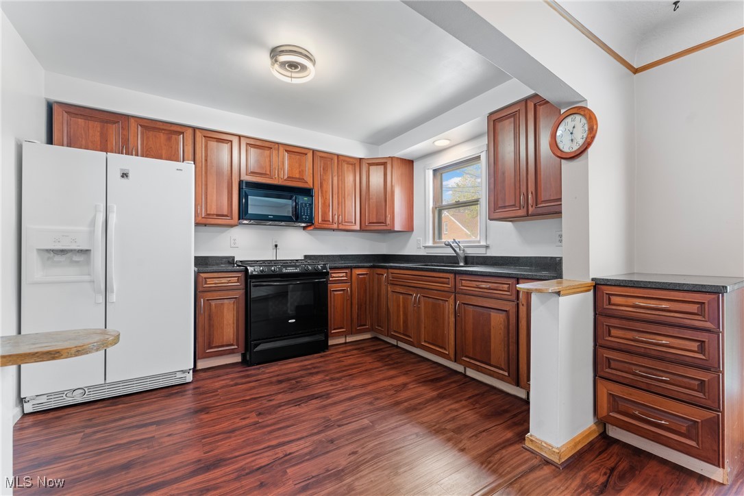 5860 Pearl Road Cleveland, OH 44130 - Photo 16 of 47