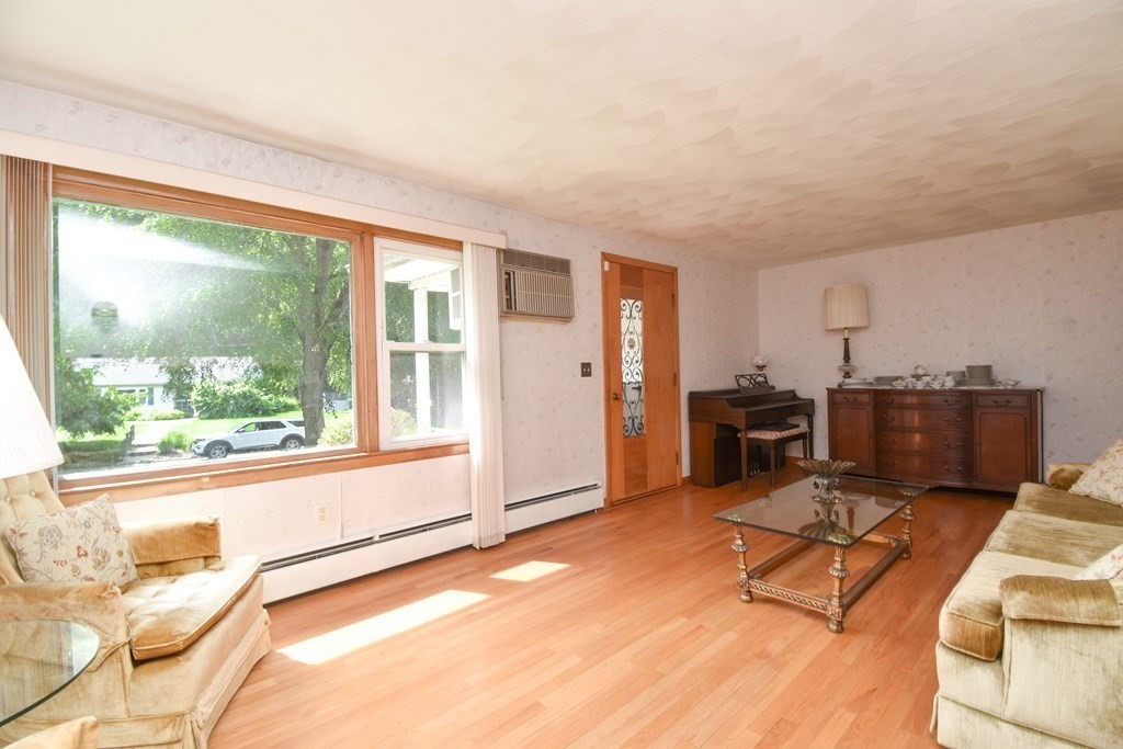 34 Candice Circle Springfield, MA 01107 - Photo 11 of 42 Gallery Image 11