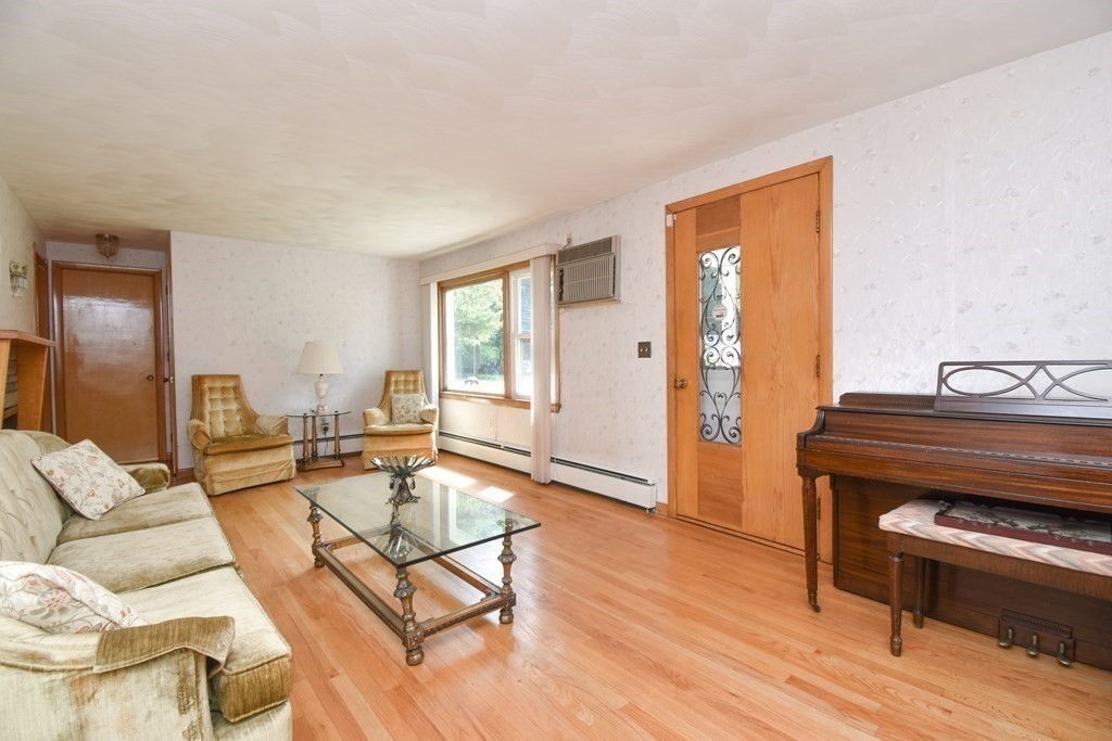 34 Candice Circle Springfield, MA 01107 - Photo 12 of 42 Gallery Image 12