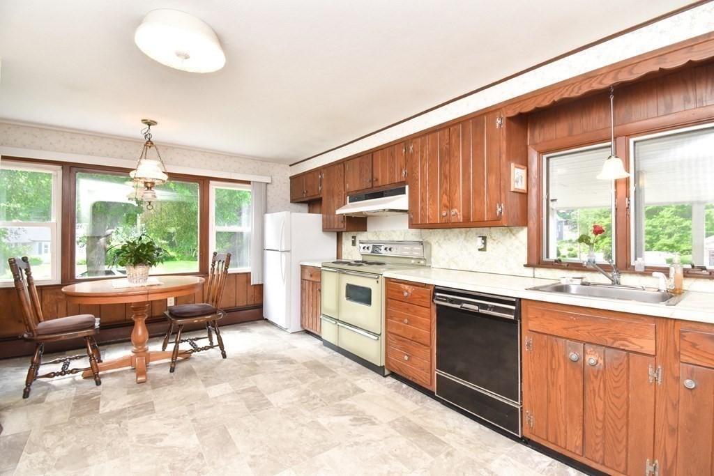 34 Candice Circle Springfield, MA 01107 - Photo 13 of 42 Gallery Image 13