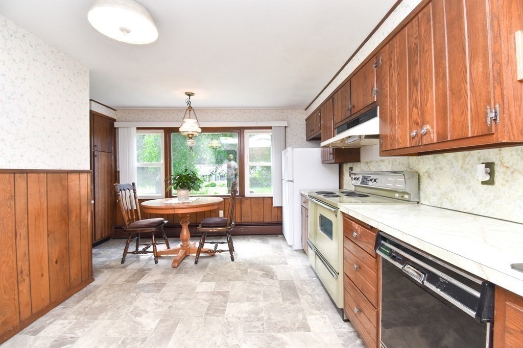 34 Candice Circle Springfield, MA 01107 - Photo 15 of 42 Gallery Image 15