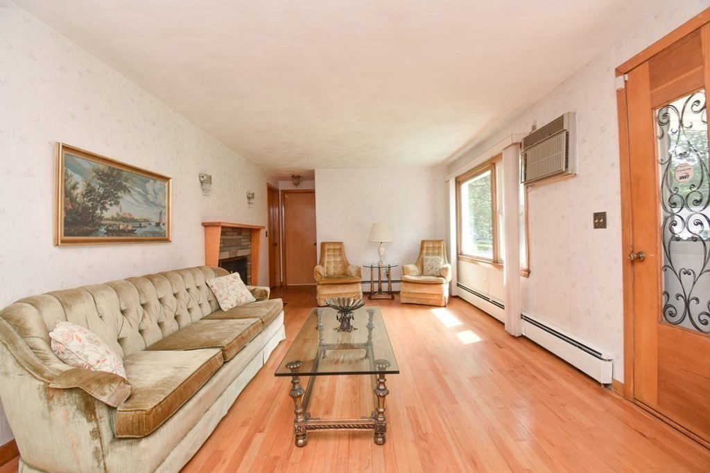 34 Candice Circle Springfield, MA 01107 - Photo 6 of 42 Gallery Image 6