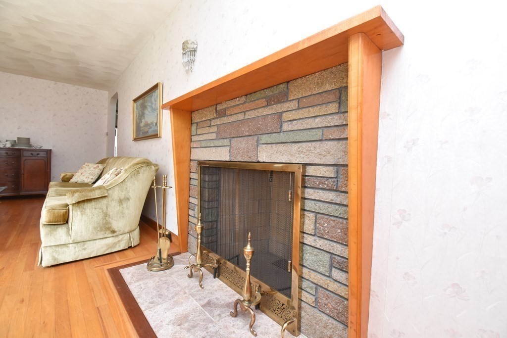 34 Candice Circle Springfield, MA 01107 - Photo 9 of 42 Gallery Image 9