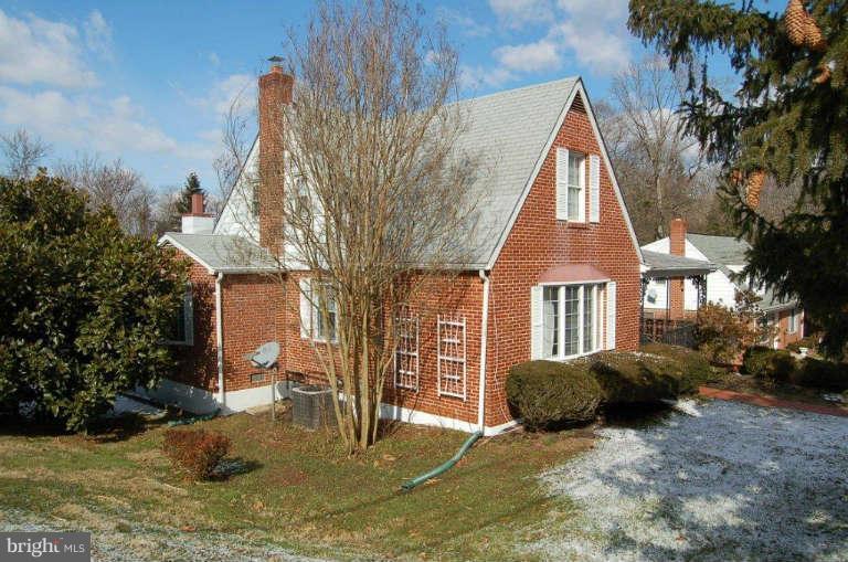 28 Cedar Knoll Road Cockeysville, MD 21030 - Photo 3 of 22 a view of a house with a yard