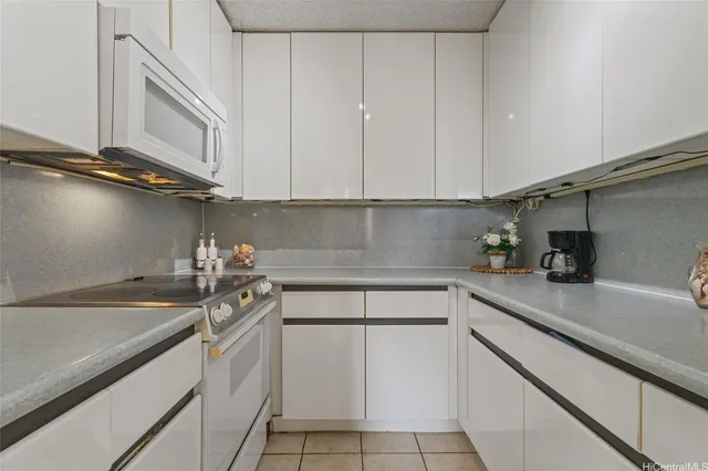 $2,800 | 2092 Kūhiō Avenue, Unit 804, Honolulu, HI 96815