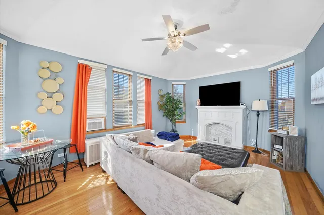 $199,999 | 10909 South Longwood Drive, Unit 3, Chicago, IL 60643