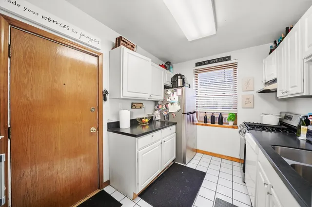 $199,999 | 10909 South Longwood Drive, Unit 3, Chicago, IL 60643