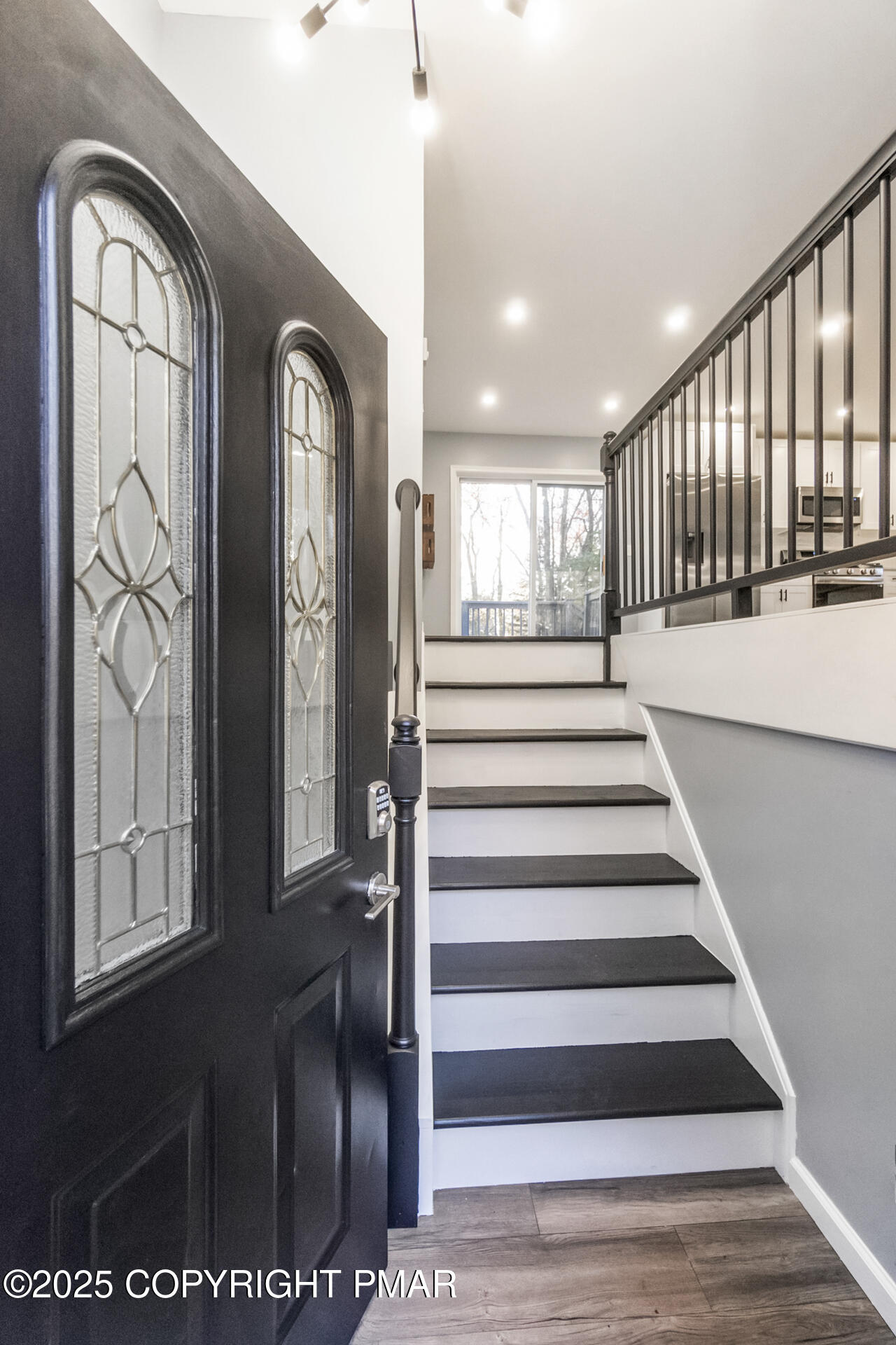 411 Alter Avenue Pocono Summit, PA 18346 - Photo 6 of 34 DSC05750