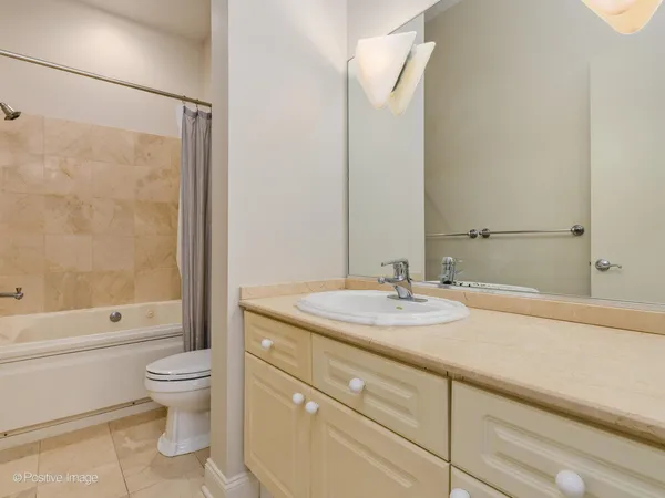 $1,199,000 | 444 East North Water Street, Chicago, IL 60611