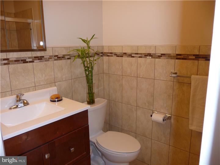 1992 Ambassador Street Philadelphia, PA 19115 - Photo 5 of 13 Bathroom