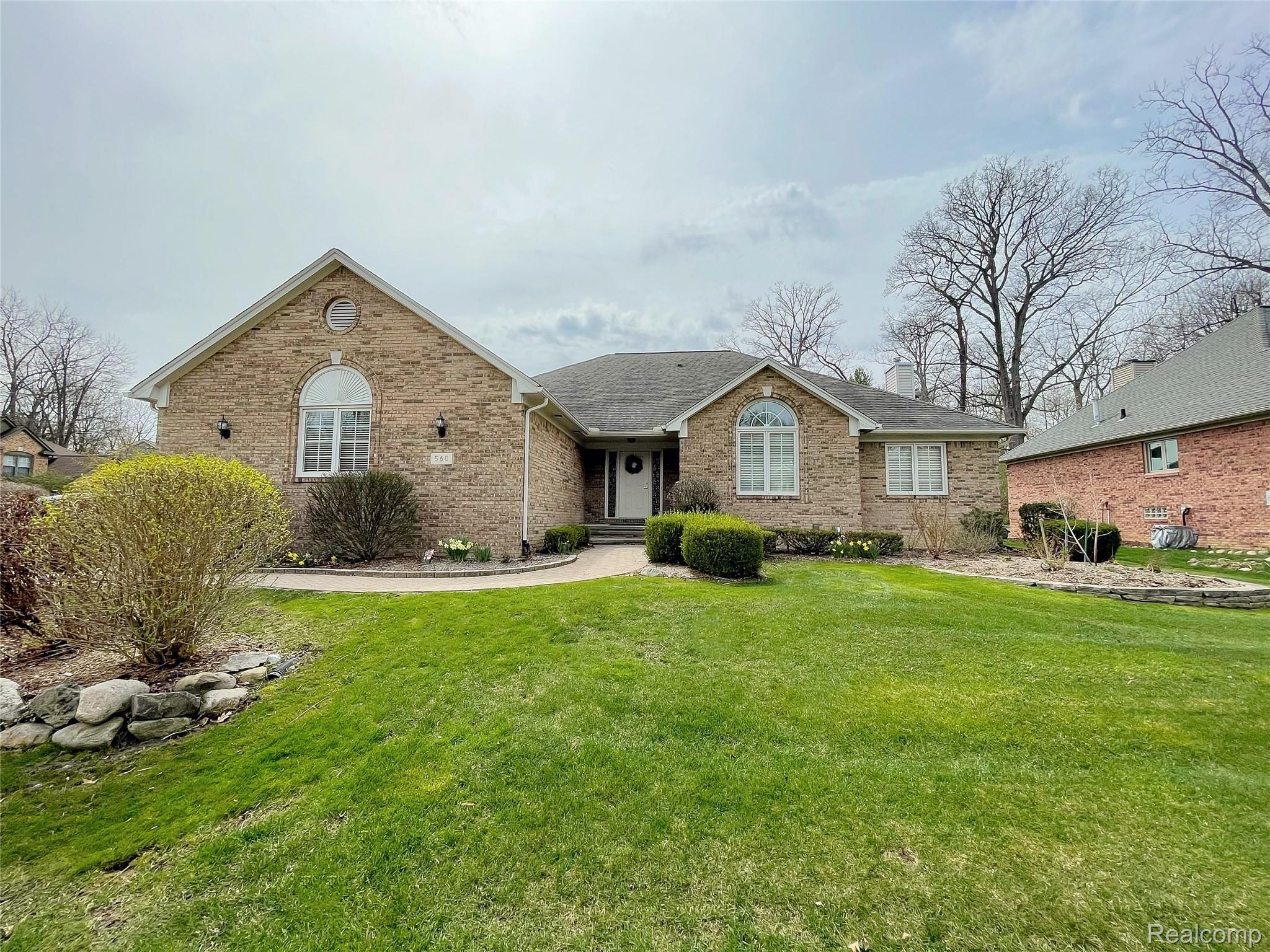 560 Misty Brook Lane Rochester, MI 48307 - Photo 42 of 42 IMG_7598.jpg