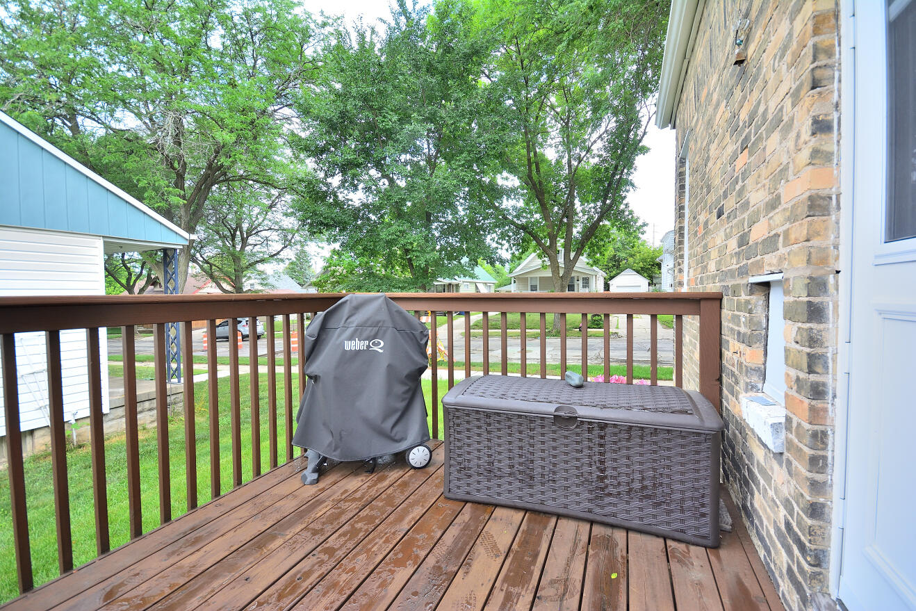 357 North 60th Street Milwaukee, WI 53213 - Photo 32 of 36 Back Deck