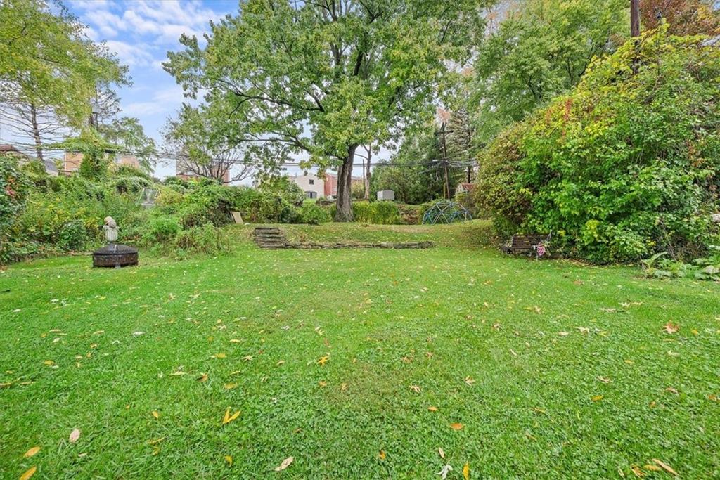 2026 Brookfield Road Pittsburgh, PA 15243 - Photo 23 of 25 a view of yard with green space