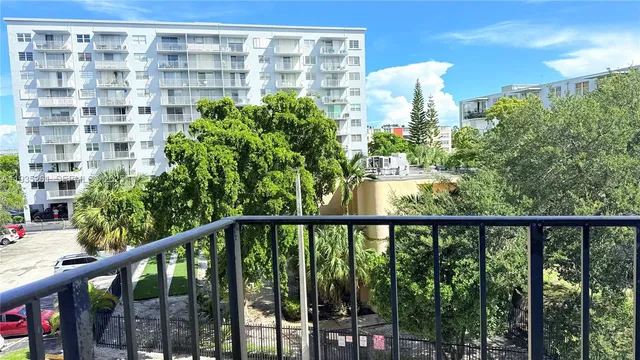 $1,750 | 1465 Northeast 123rd Street, Unit 404, North Miami, FL 33161