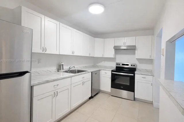$1,750 | 1465 Northeast 123rd Street, Unit 404, North Miami, FL 33161