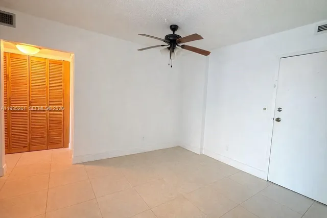 $1,750 | 1465 Northeast 123rd Street, Unit 404, North Miami, FL 33161