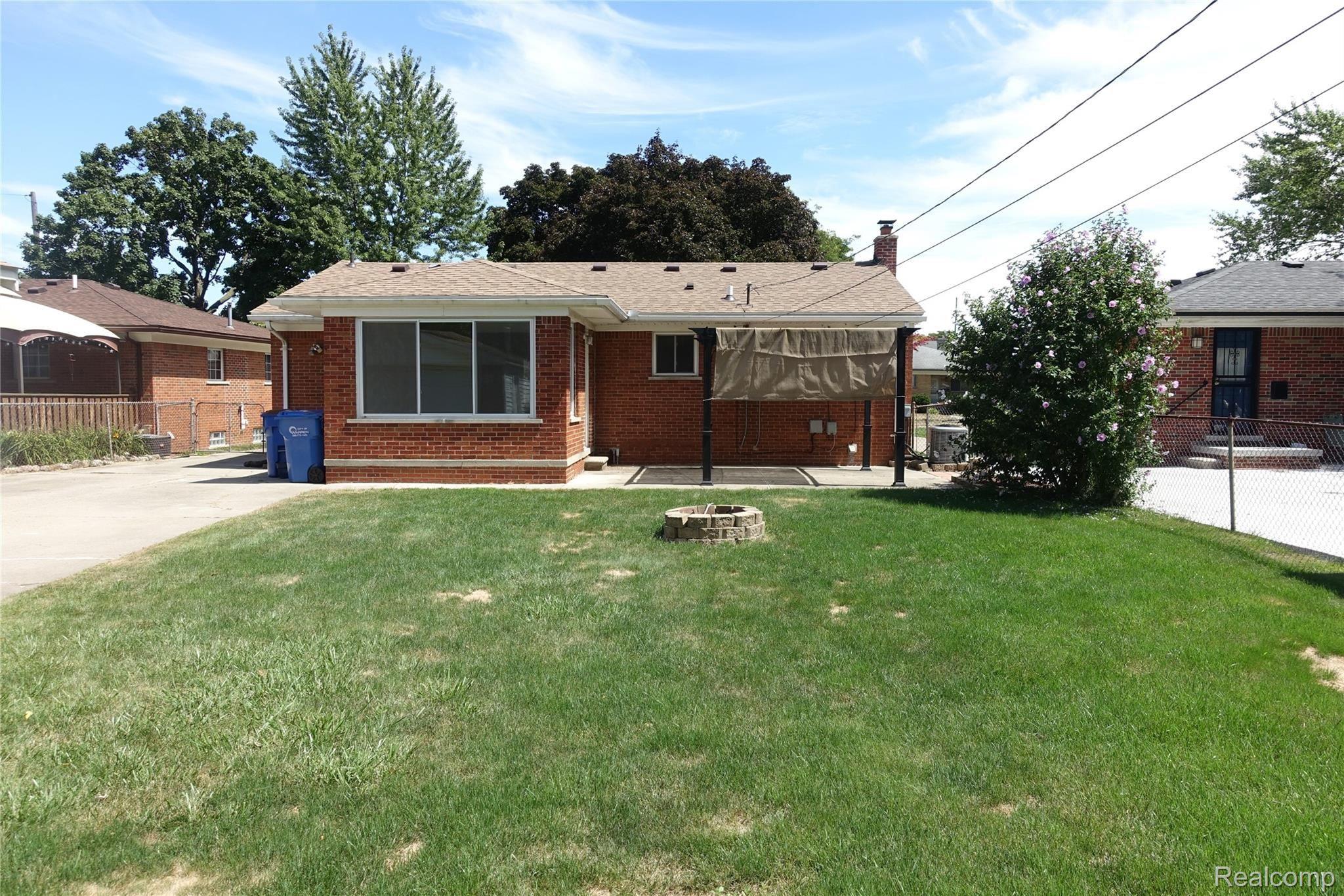 27529 Jean Road Warren, MI 48093 - Photo 29 of 32 DSC01252.JPG