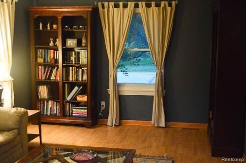 990 Dahlia Lane Rochester, MI 48307 - Photo 22 of 35 dining 1.jpg