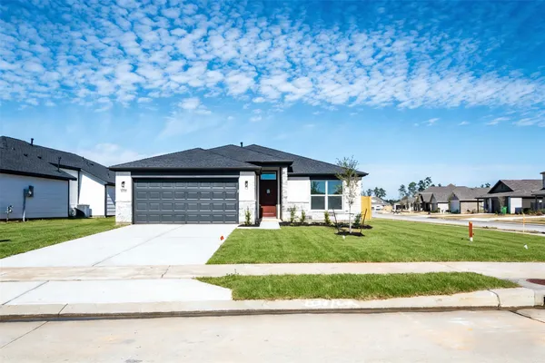 $284,990 | 10411 Woodhill Spa Lane, Cleveland, TX 77327