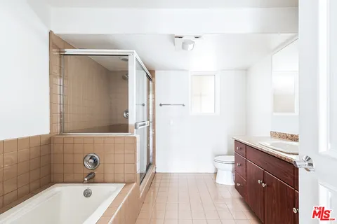 $1,295,000 | 851 North San Vicente Boulevard, Unit 115, West Hollywood, CA 90069