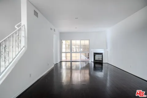 $1,295,000 | 851 North San Vicente Boulevard, Unit 115, West Hollywood, CA 90069