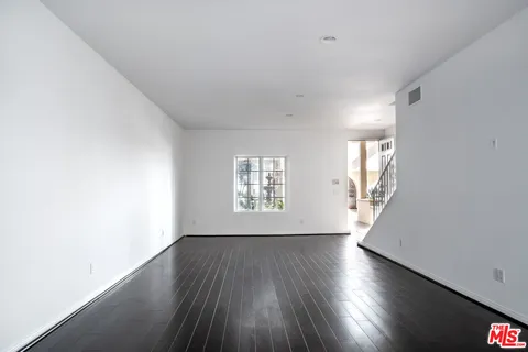 $1,295,000 | 851 North San Vicente Boulevard, Unit 115, West Hollywood, CA 90069