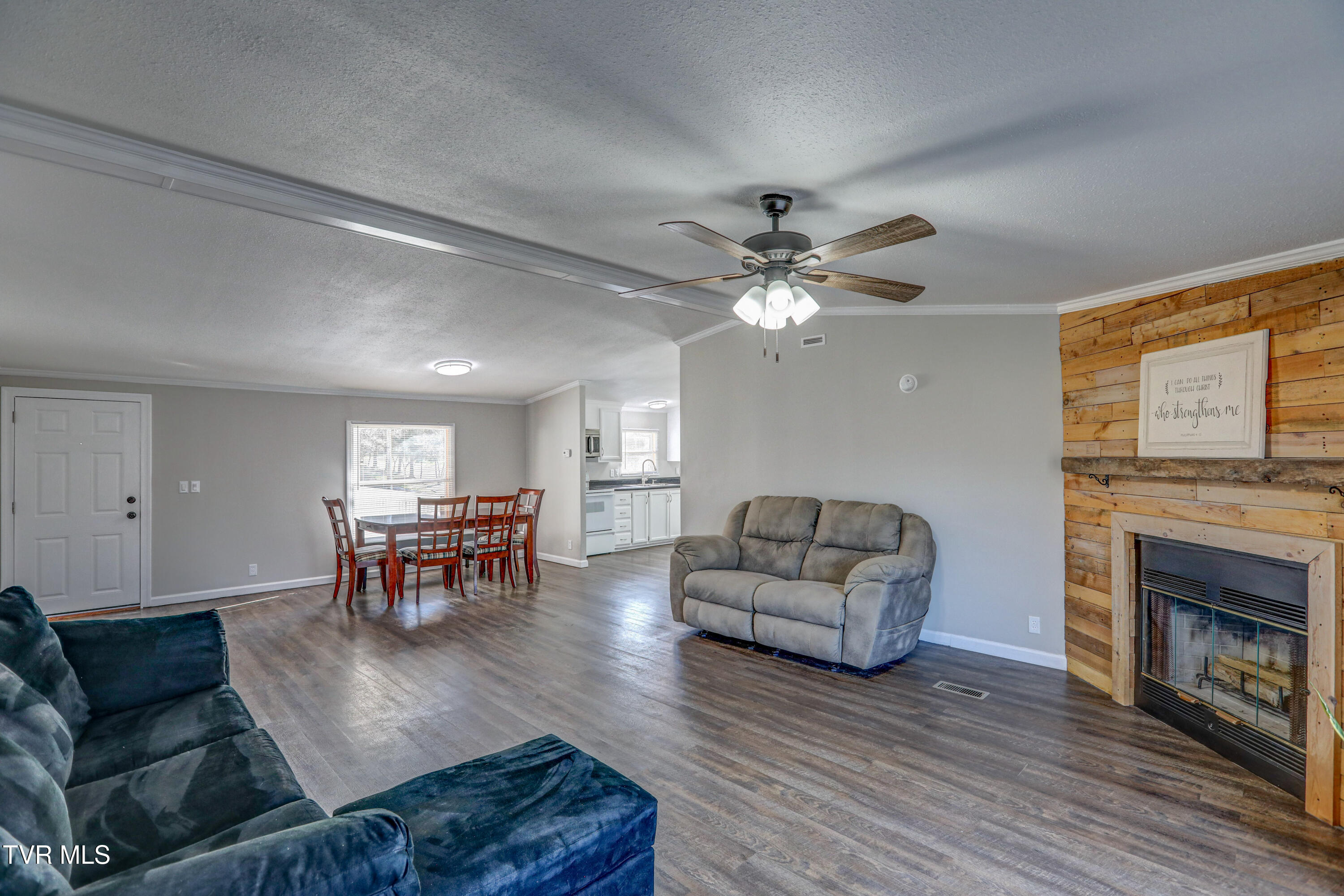 962 Meadow View Road Bristol, TN 37620 - Photo 12 of 38 B42A4714_5_6_7_8