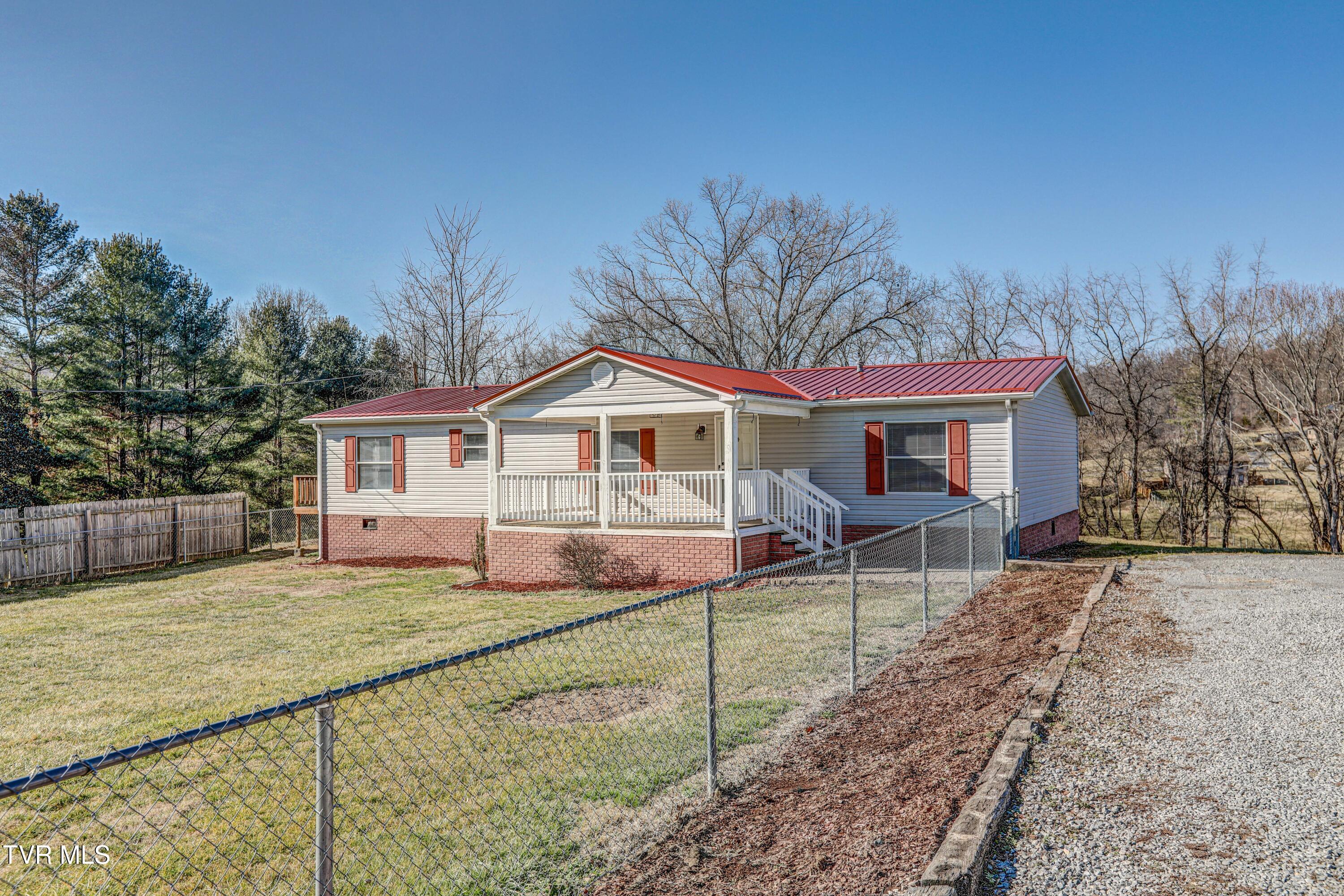 962 Meadow View Road Bristol, TN 37620 - Photo 3 of 38 B42A4664_5_6_7_8