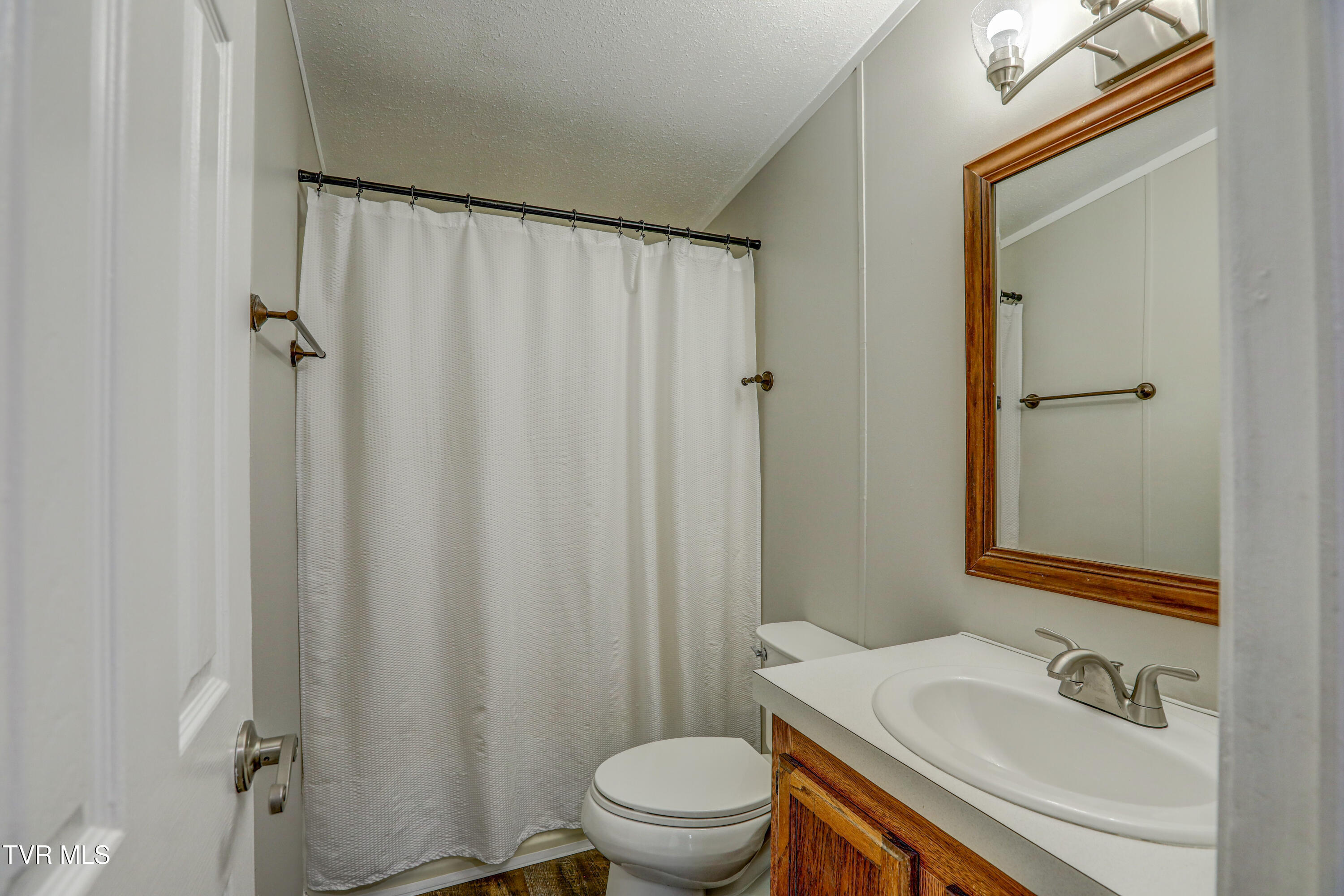 962 Meadow View Road Bristol, TN 37620 - Photo 34 of 38 B42A4829_30_31_32_33