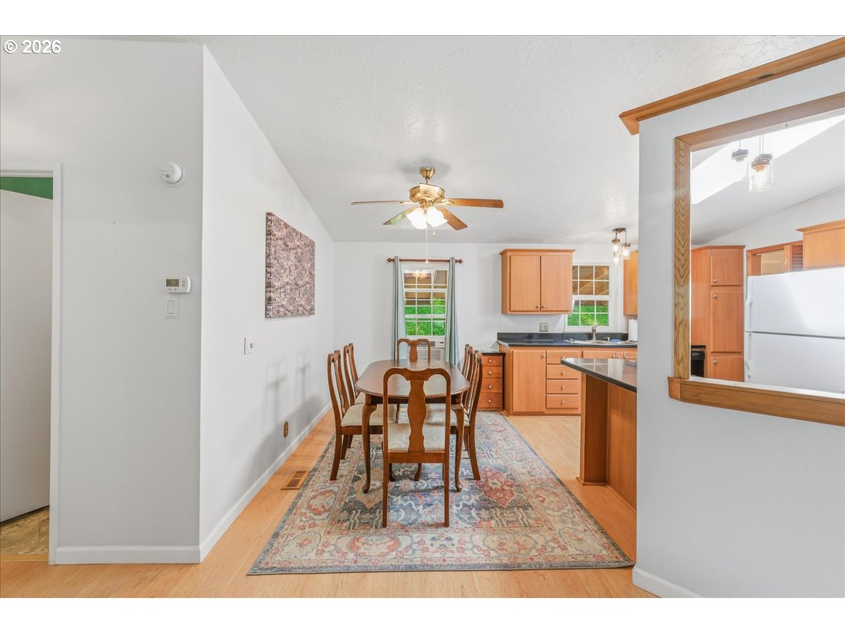 475 East 9th Street Rainier, OR 97048 - Photo 7 of 43 a dining room with furniture and window
