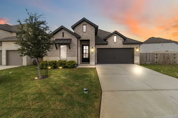 $469,900 | 149 Red Oak, Castroville, TX 78009