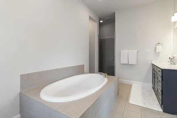 $469,900 | 149 Red Oak, Castroville, TX 78009