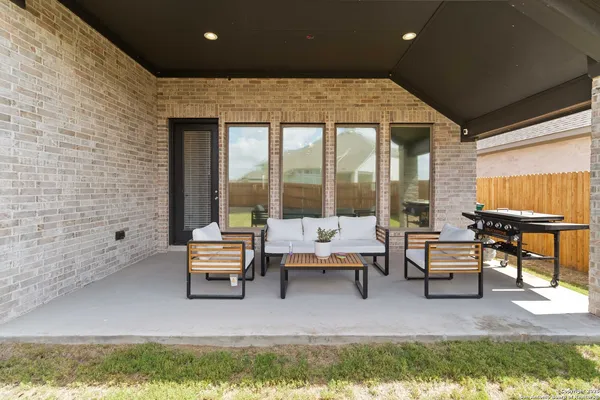 $469,900 | 149 Red Oak, Castroville, TX 78009