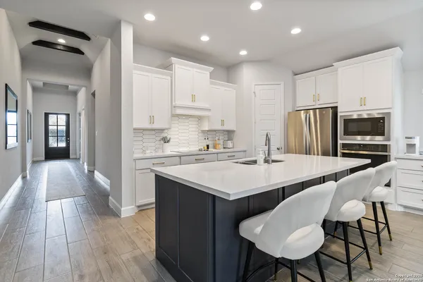 $469,900 | 149 Red Oak, Castroville, TX 78009