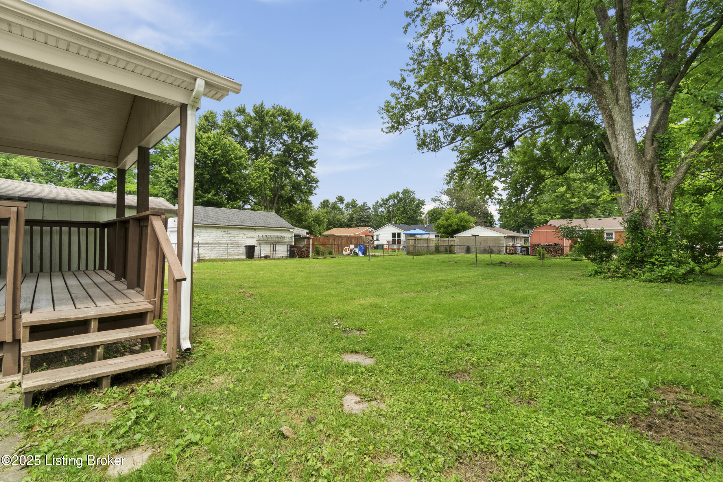 5707 Mt Washington Road Louisville, KY 40229 - Photo 10 of 26 dsc08958