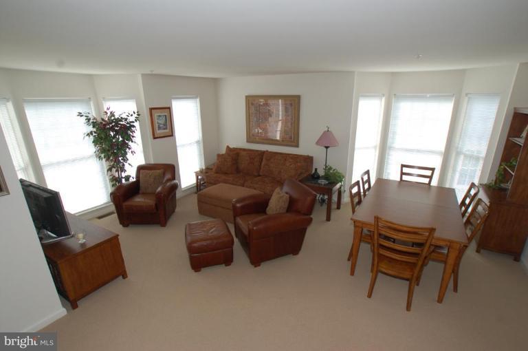 636 Howards Loop, Unit 13 Annapolis, MD 21401 - Photo 16 of 30 Living Room #2